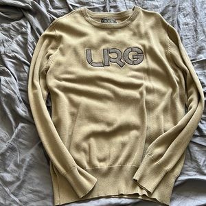 LRG men’s crew neck sweater.